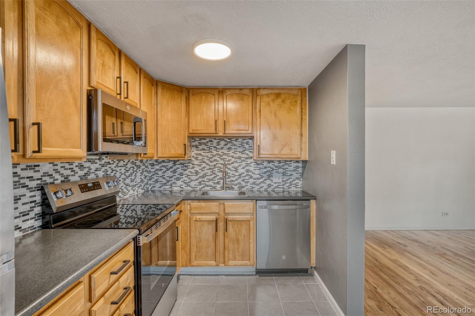 MLS Image #20 for 1182 n clermont street 101,denver, Colorado
