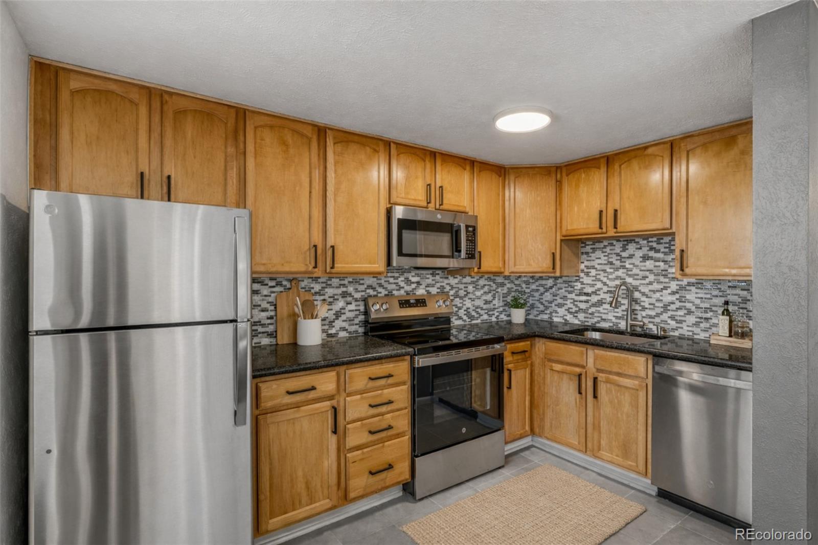 MLS Image #5 for 1182 n clermont street 101,denver, Colorado