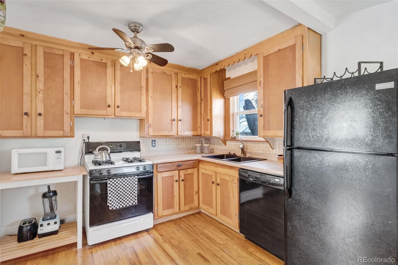MLS Image #9 for 2140 s corona street,denver, Colorado
