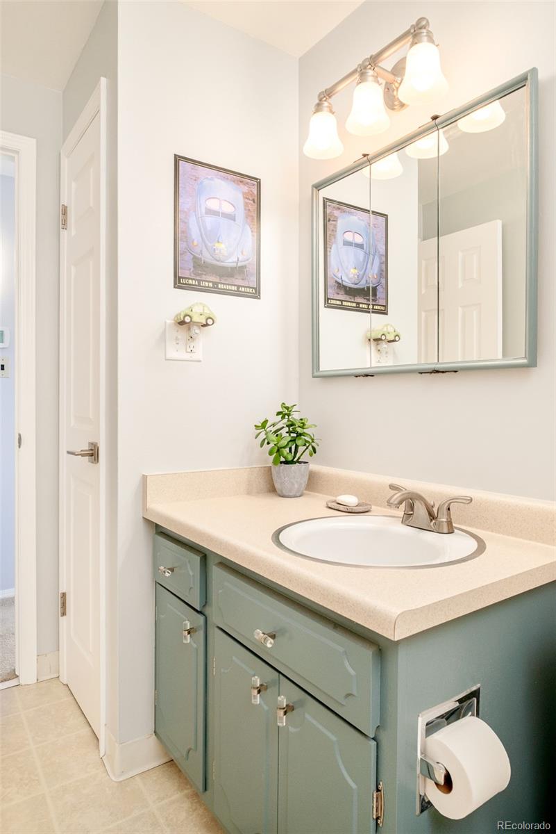 MLS Image #17 for 973 s holland street,lakewood, Colorado