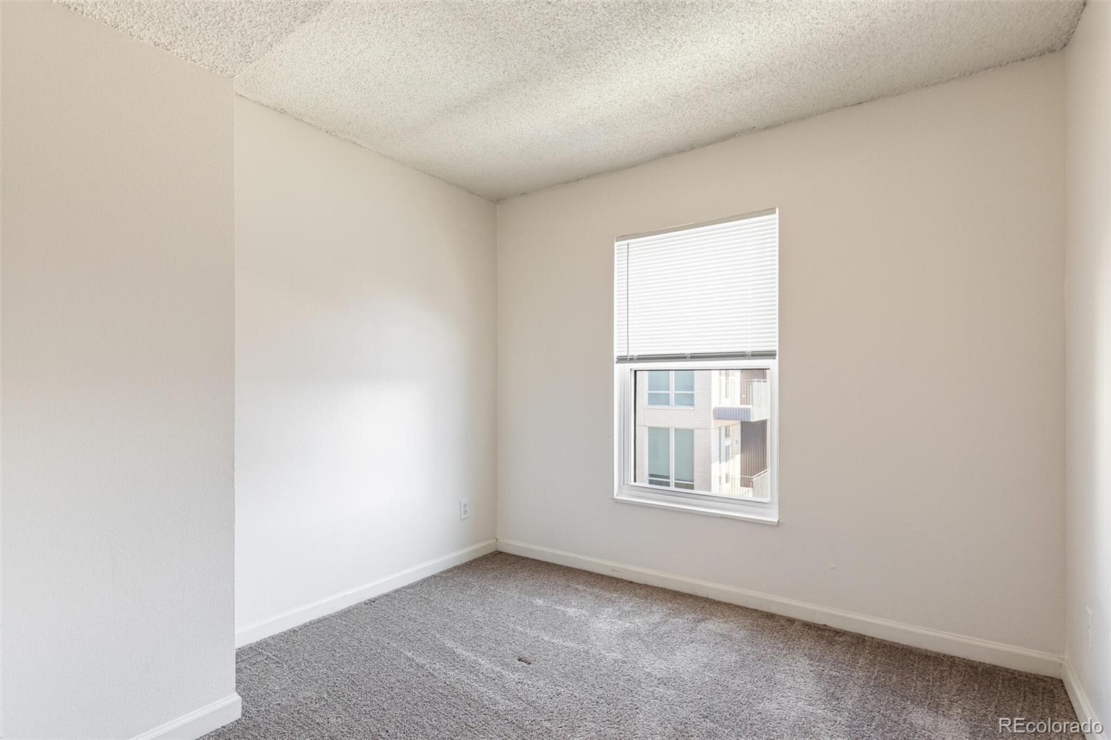 MLS Image #11 for 2  adams street 1007,denver, Colorado