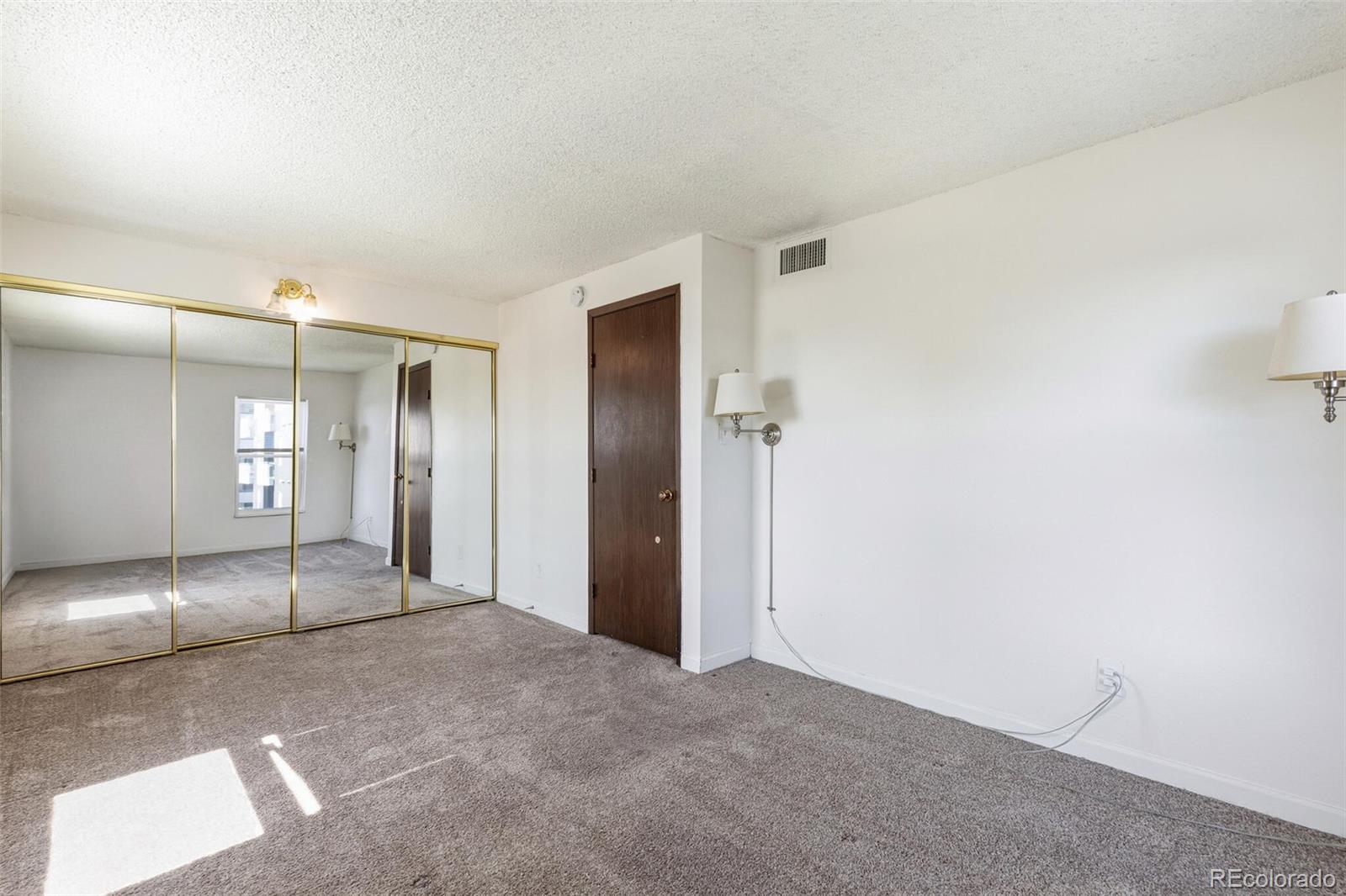 MLS Image #14 for 2  adams street 1007,denver, Colorado