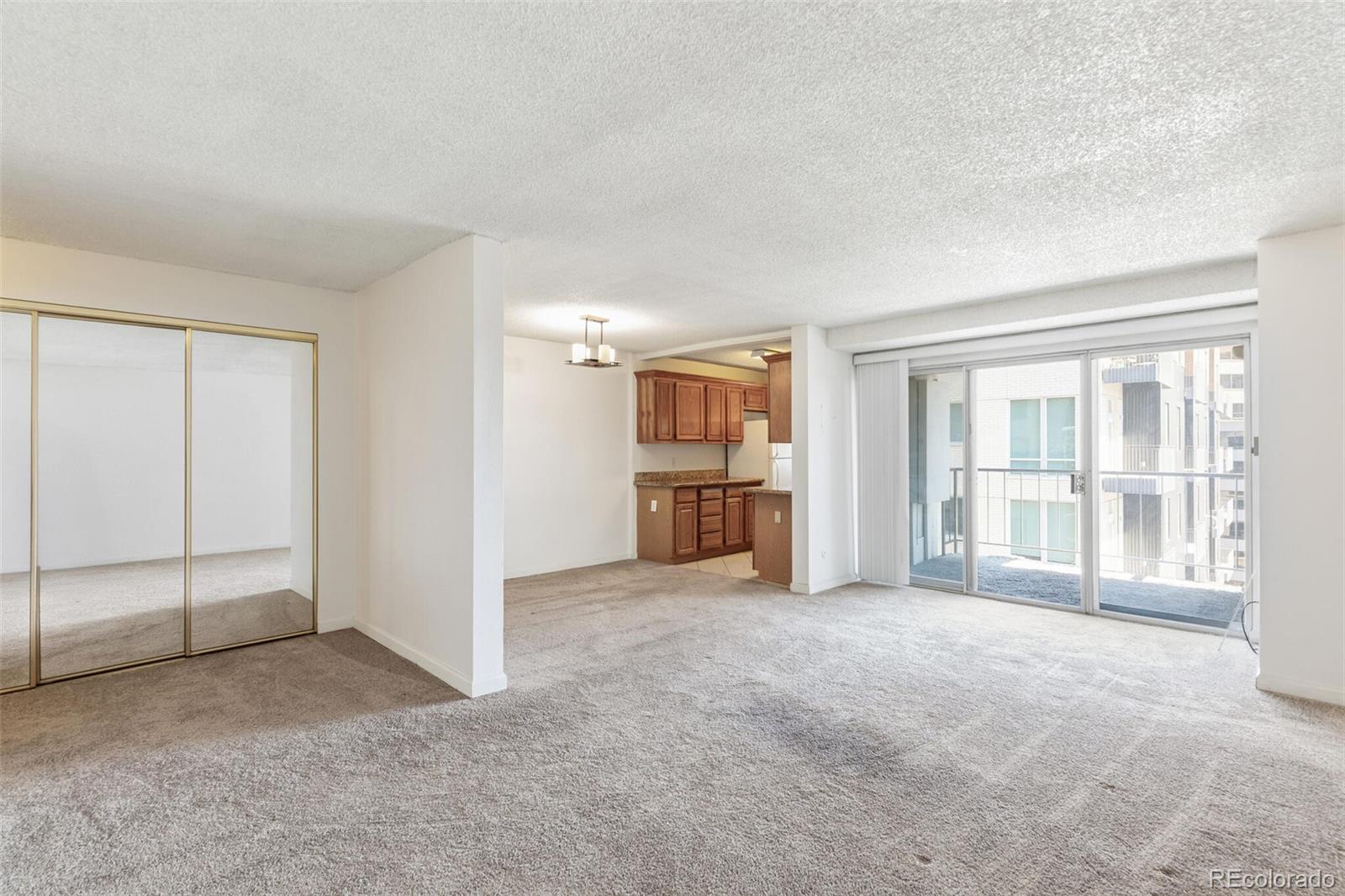 MLS Image #3 for 2  adams street 1007,denver, Colorado