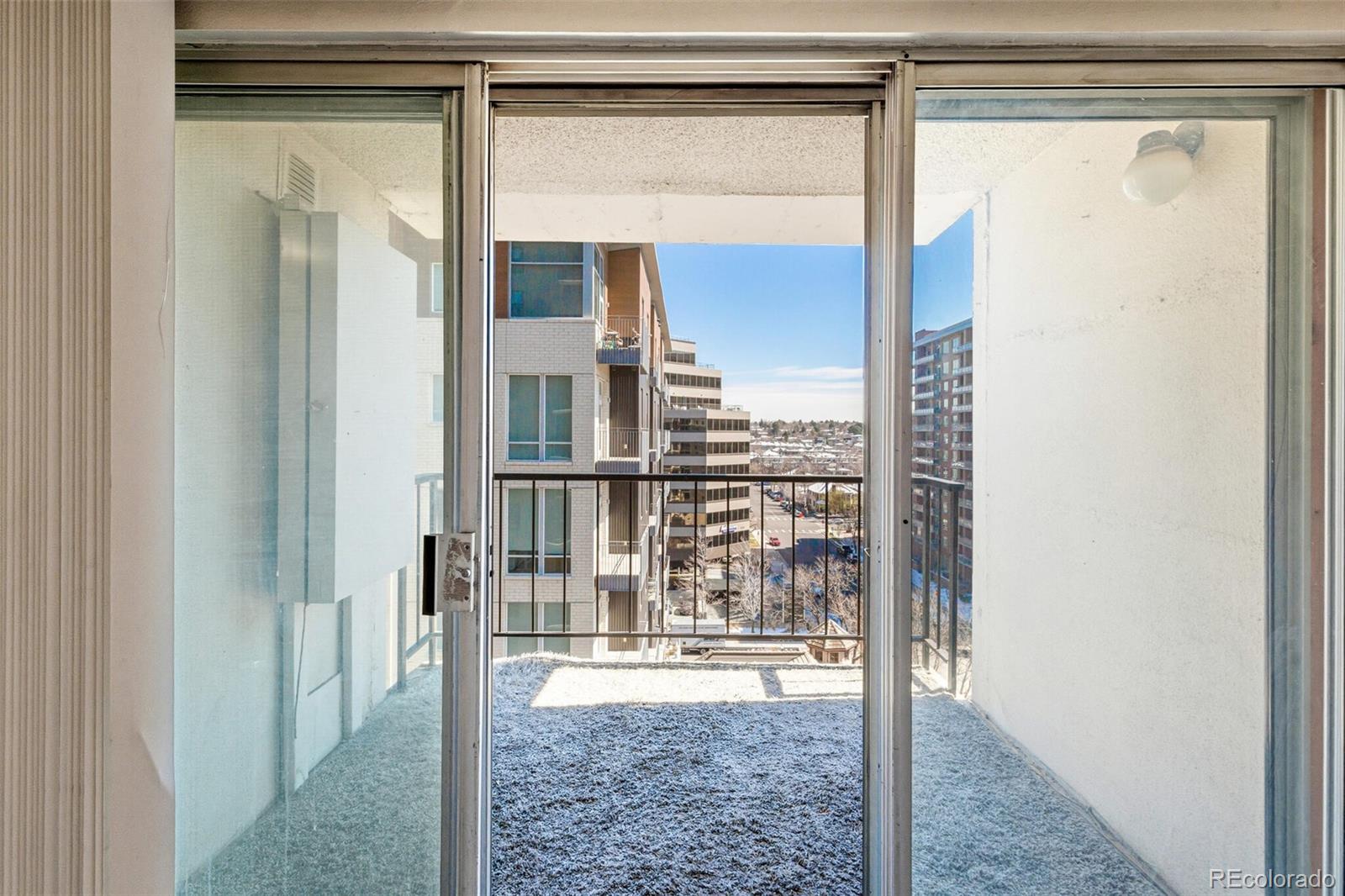 MLS Image #5 for 2  adams street 1007,denver, Colorado