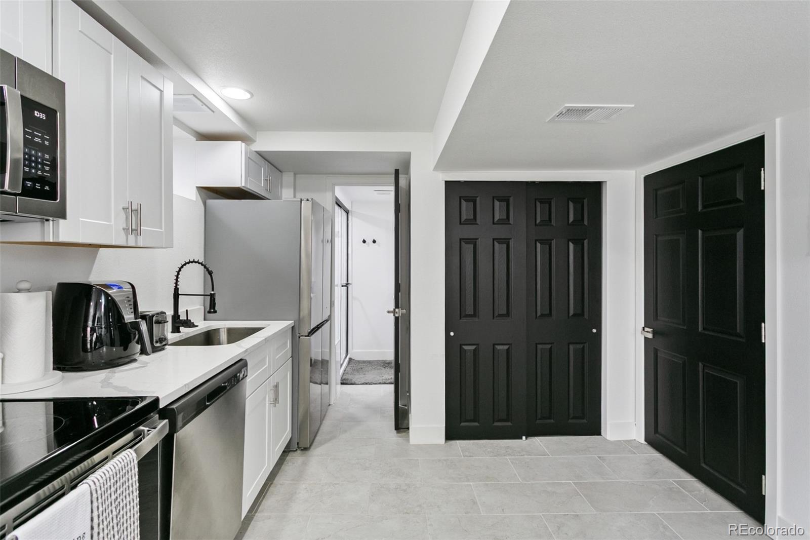 MLS Image #12 for 2821 s vance way,denver, Colorado