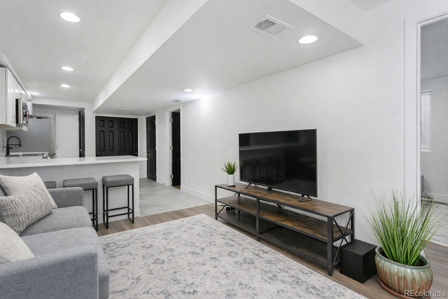 MLS Image #15 for 2821 s vance way,denver, Colorado