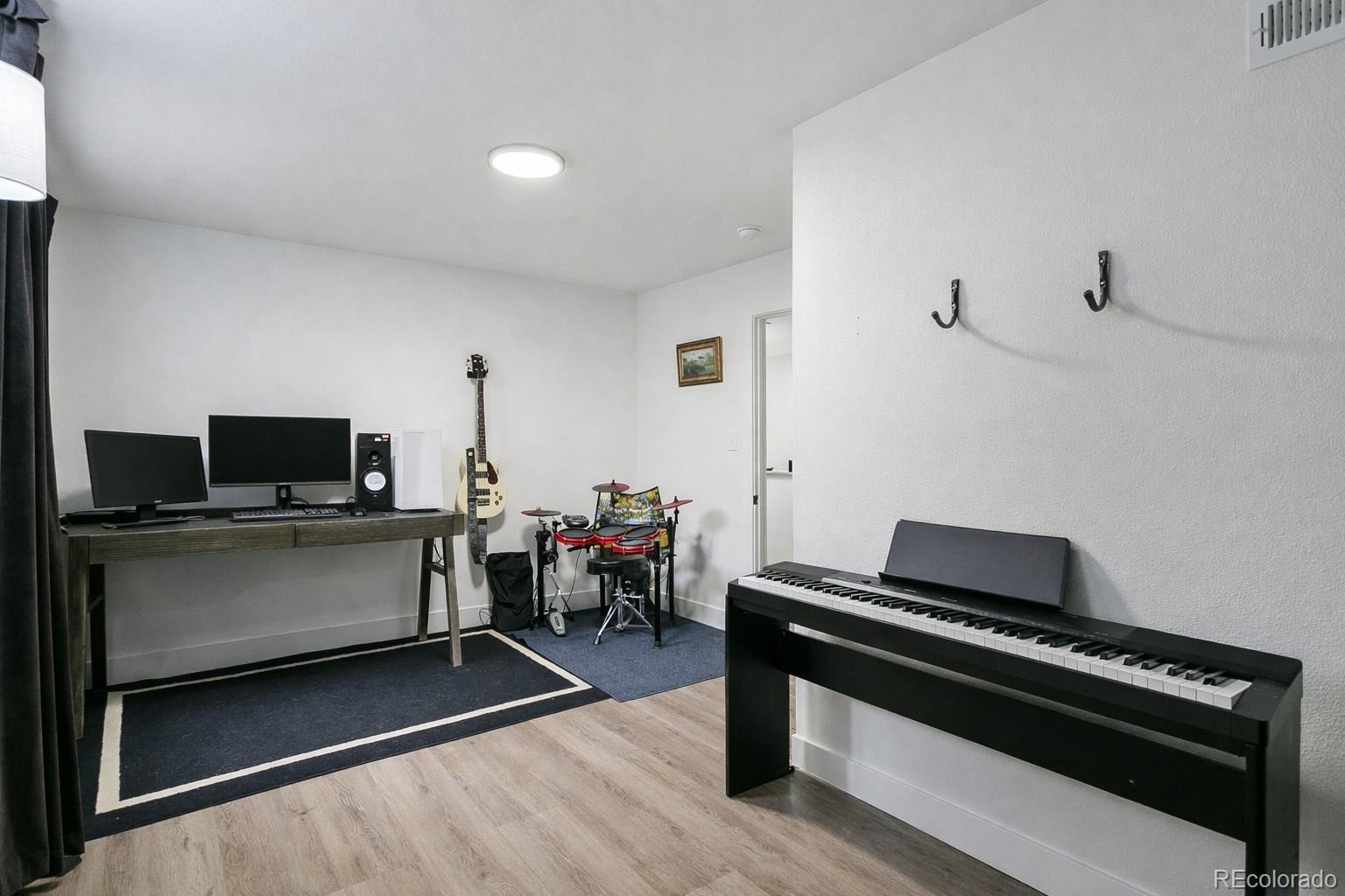 MLS Image #34 for 2821 s vance way,denver, Colorado