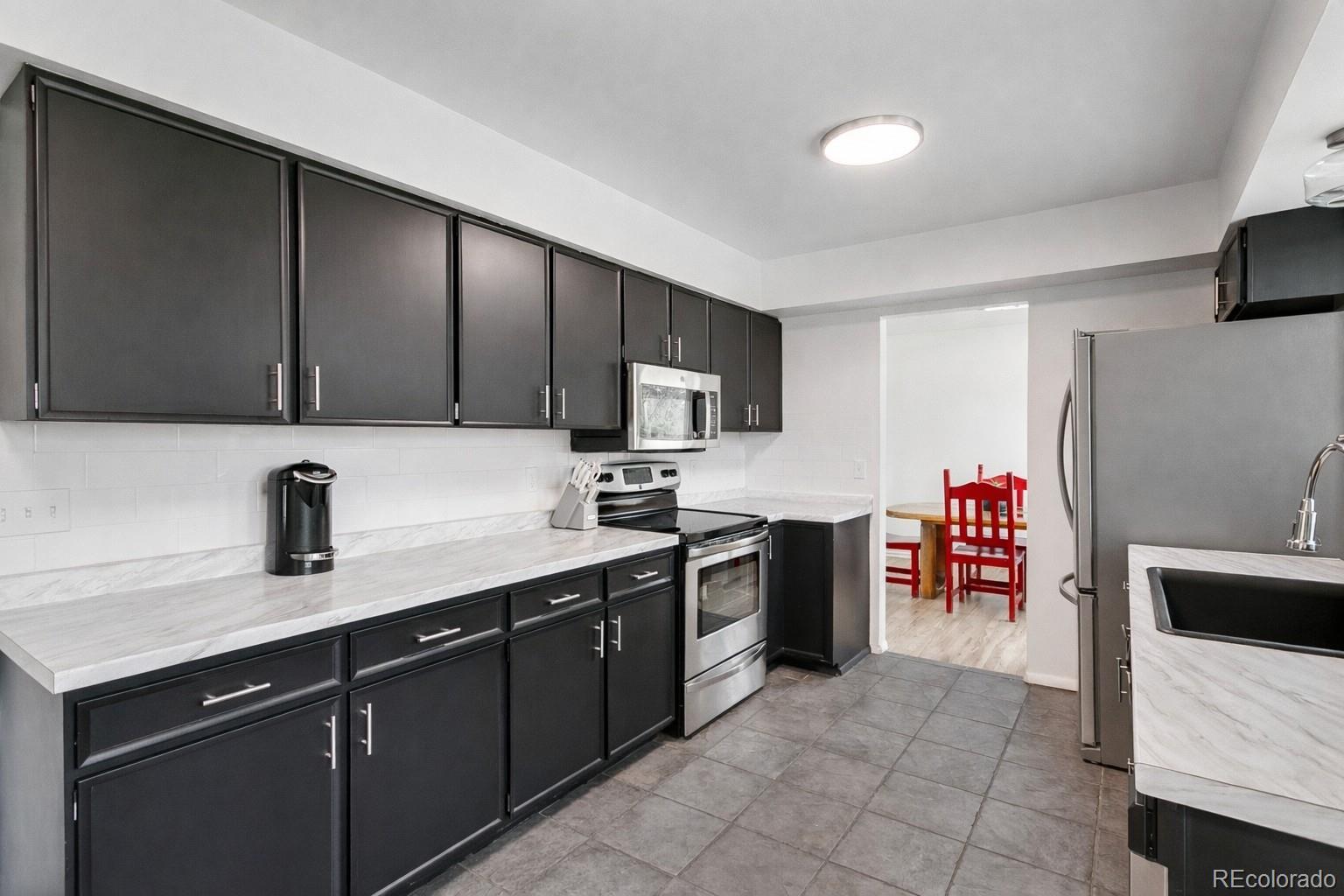 MLS Image #7 for 2821 s vance way,denver, Colorado