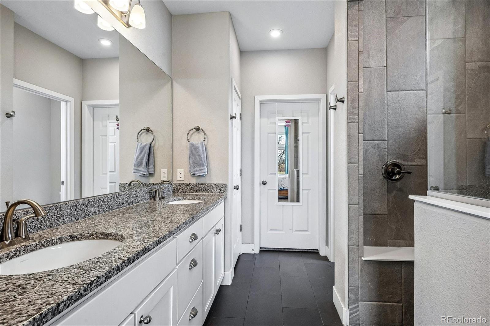 MLS Image #14 for 20322 e 52nd avenue,denver, Colorado
