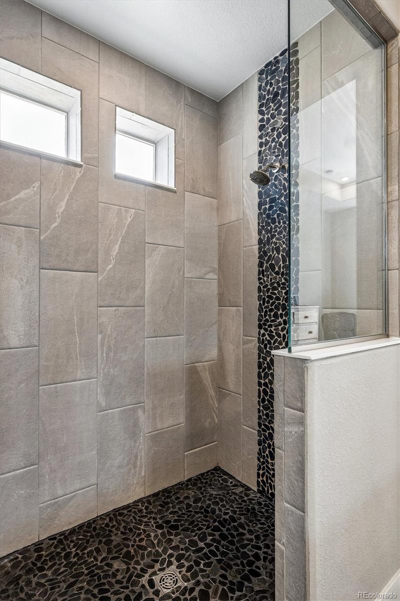 MLS Image #15 for 20322 e 52nd avenue,denver, Colorado