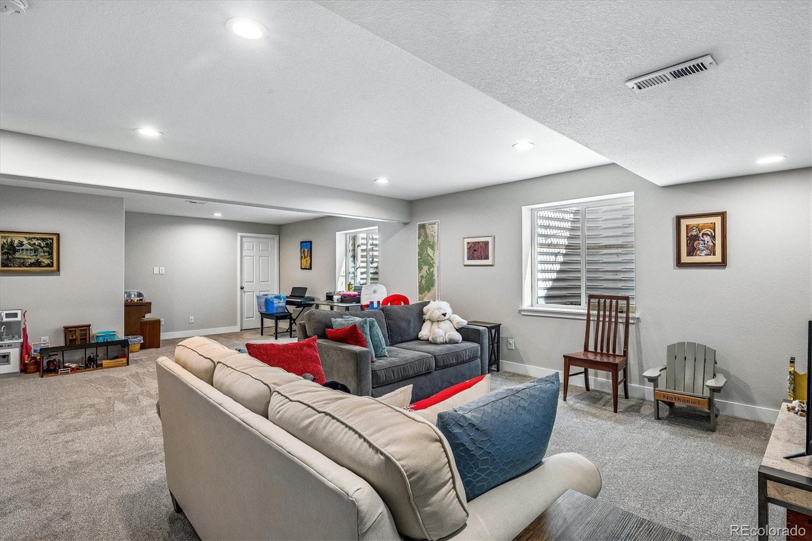 MLS Image #16 for 20322 e 52nd avenue,denver, Colorado