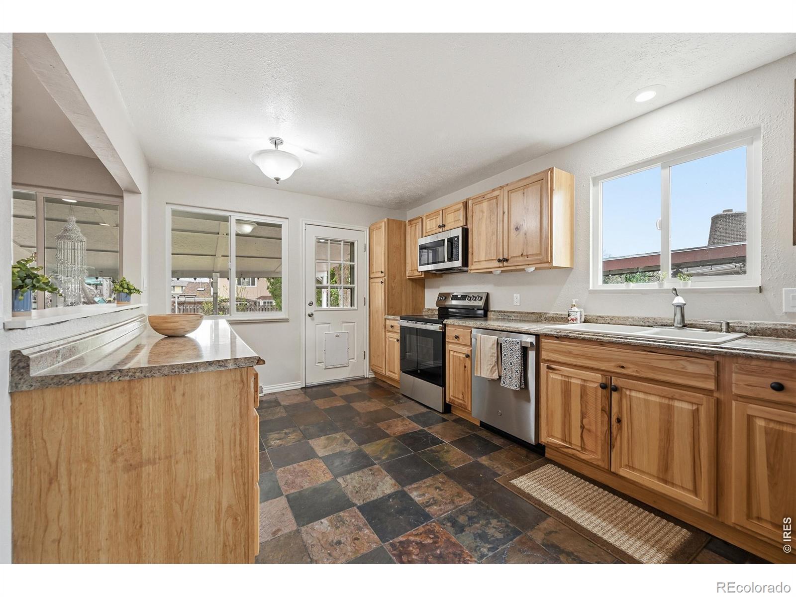 MLS Image #10 for 7567 w 83rd way,arvada, Colorado