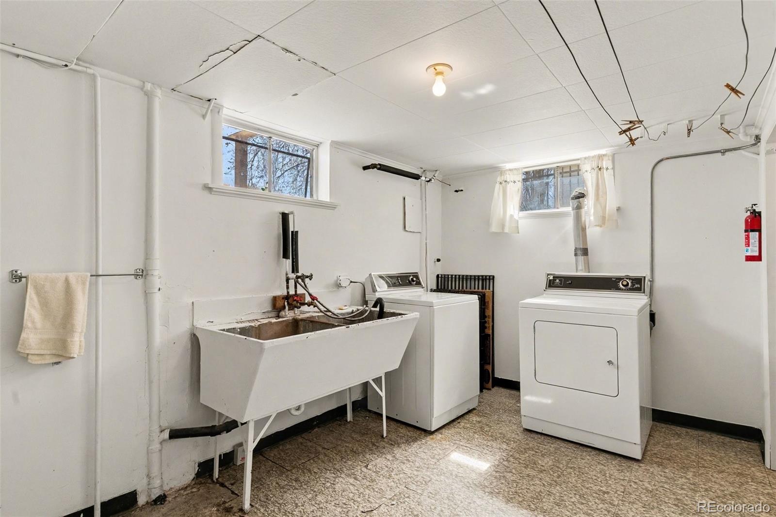 MLS Image #17 for 859 s quieto way,denver, Colorado