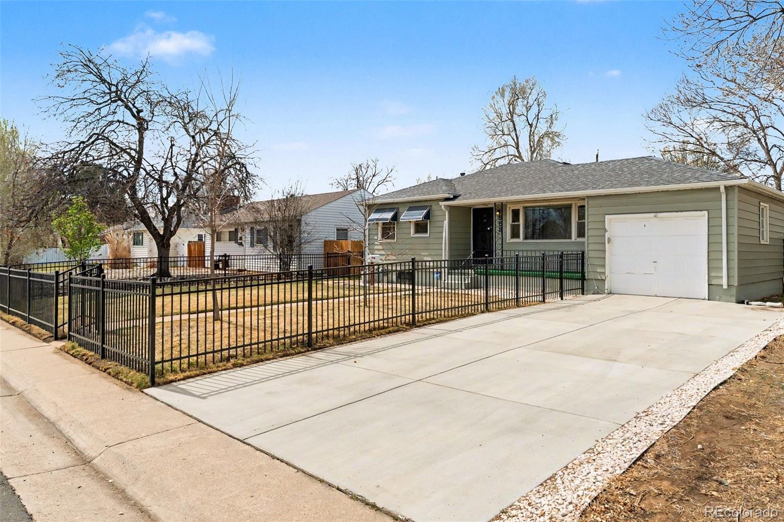 MLS Image #3 for 859 s quieto way,denver, Colorado