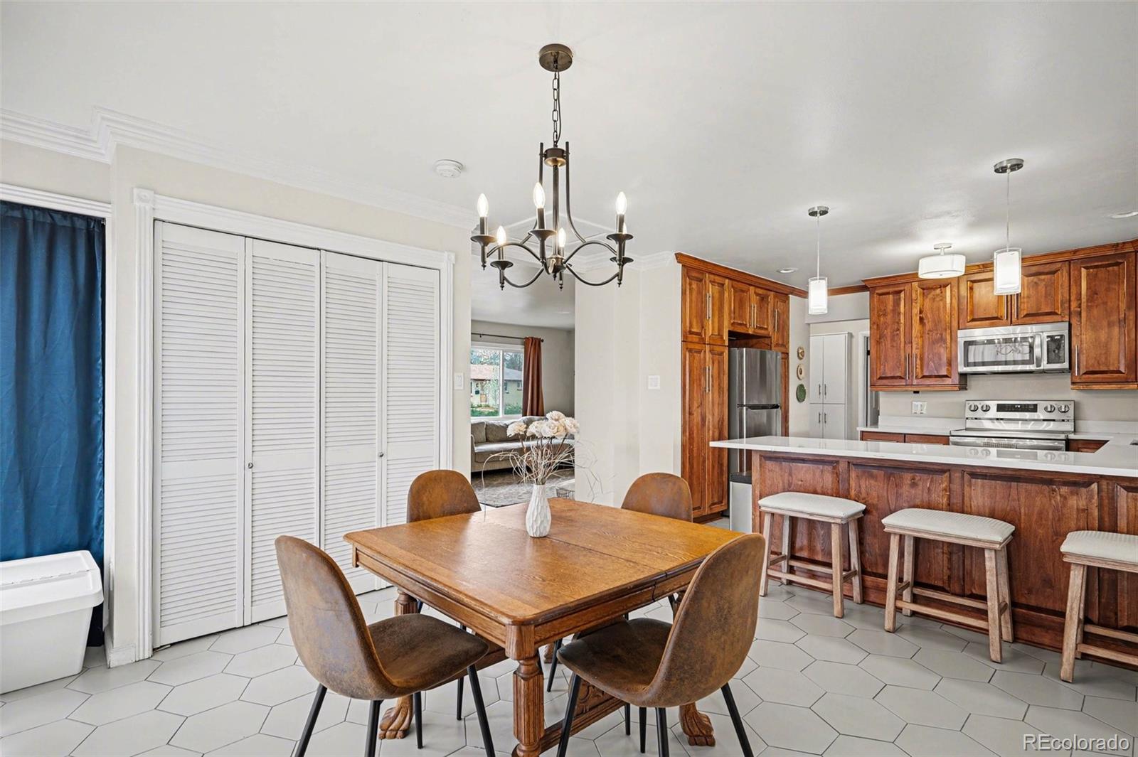 MLS Image #10 for 2532 s quitman street,denver, Colorado