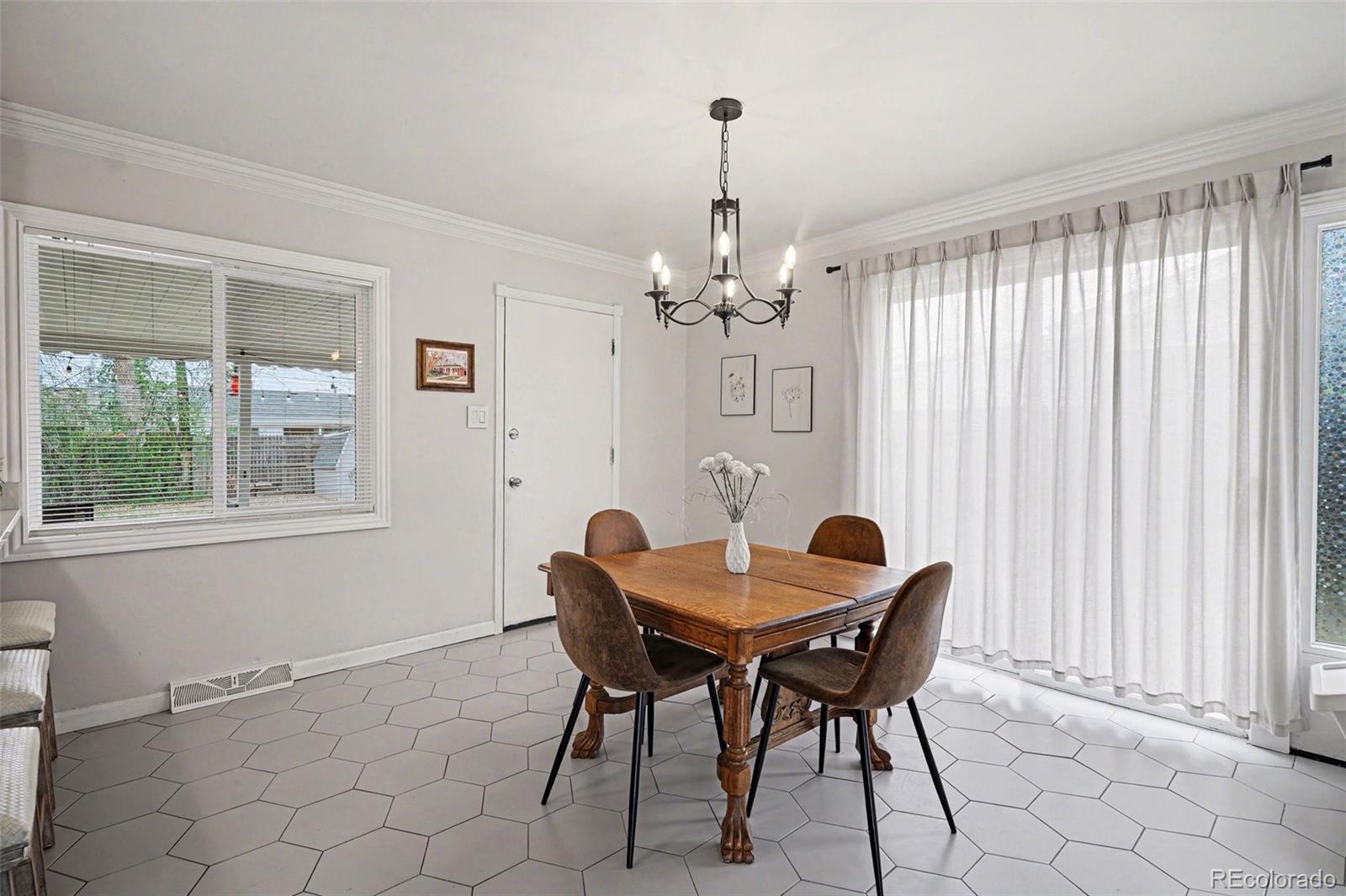 MLS Image #11 for 2532 s quitman street,denver, Colorado