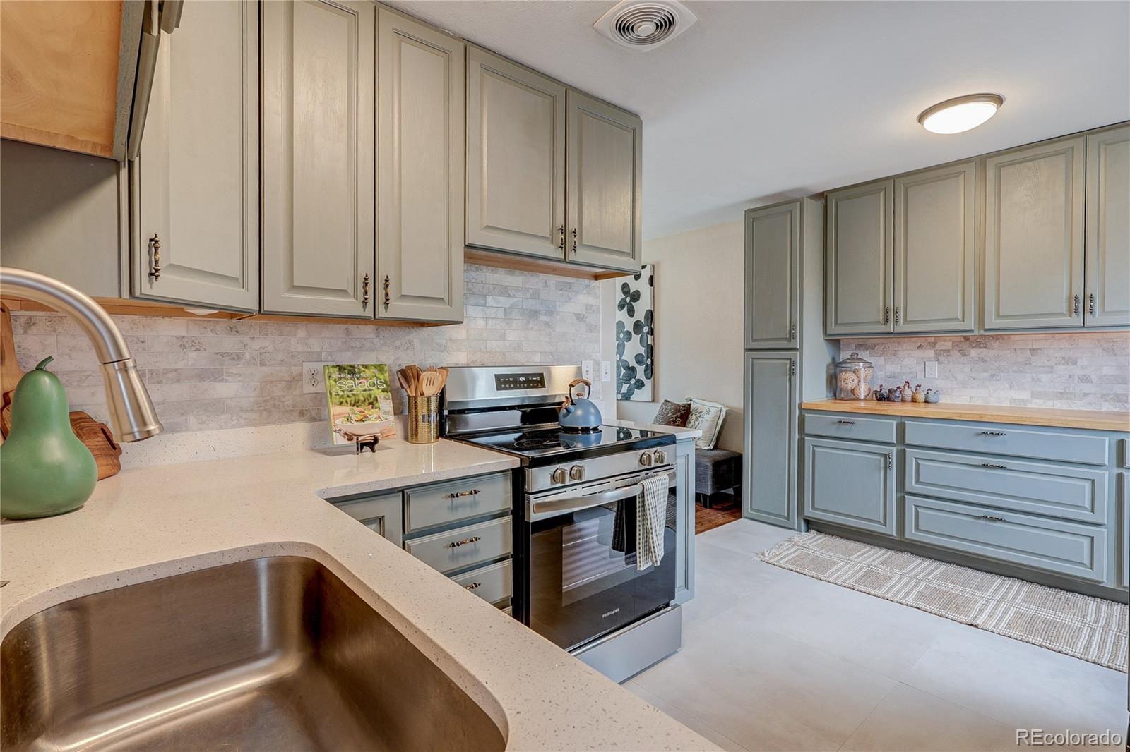 MLS Image #12 for 7672  saulsbury street,arvada, Colorado