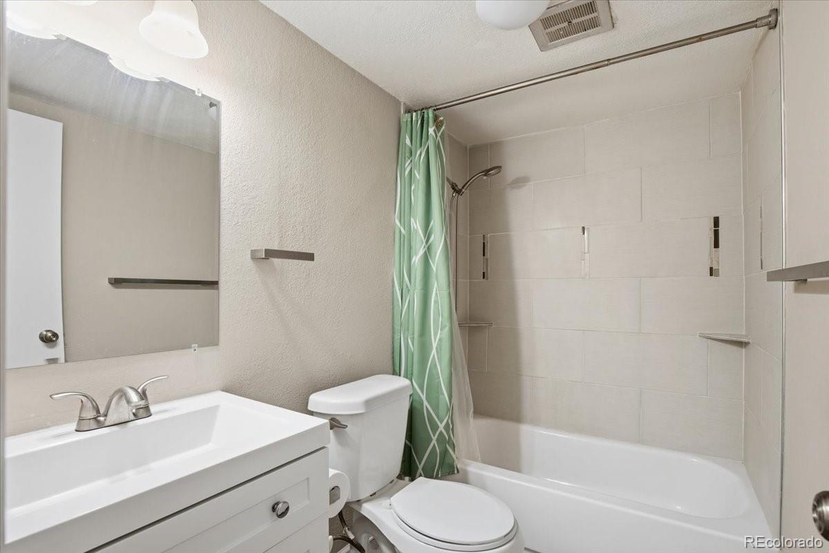MLS Image #3 for 800 w belleview avenue 101,englewood, Colorado