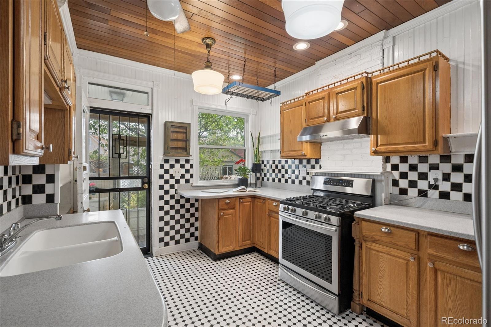 MLS Image #11 for 1148 n corona street,denver, Colorado