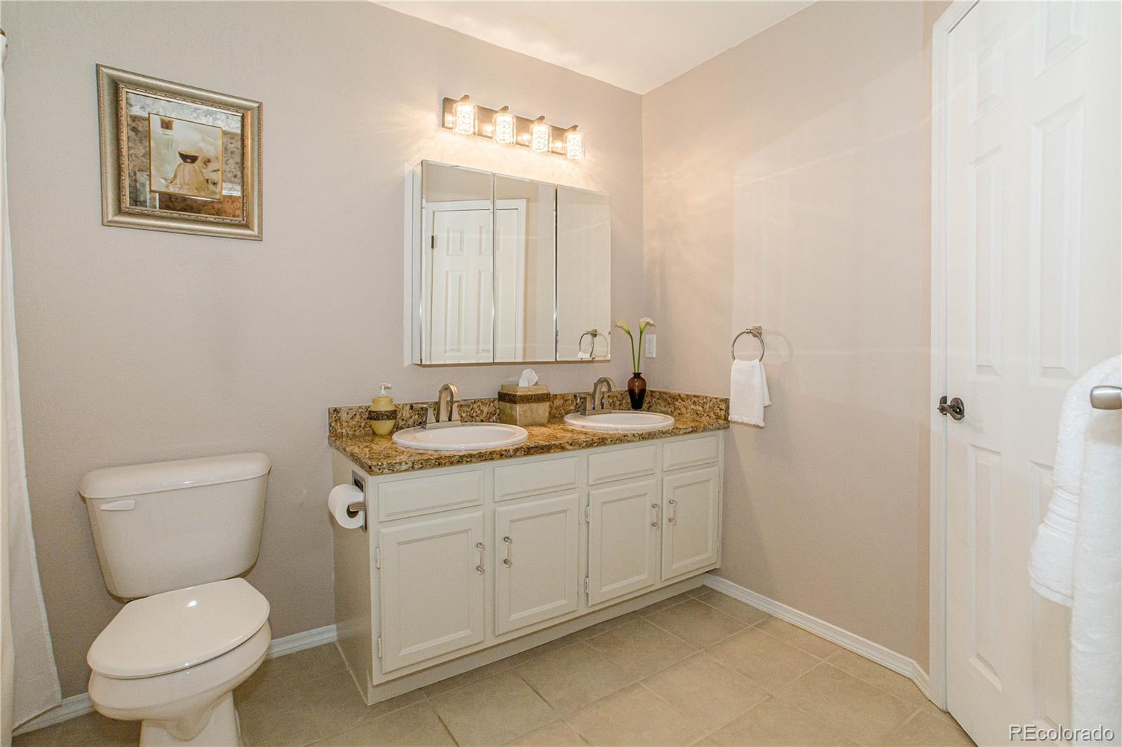 MLS Image #13 for 1811 s quebec way,denver, Colorado