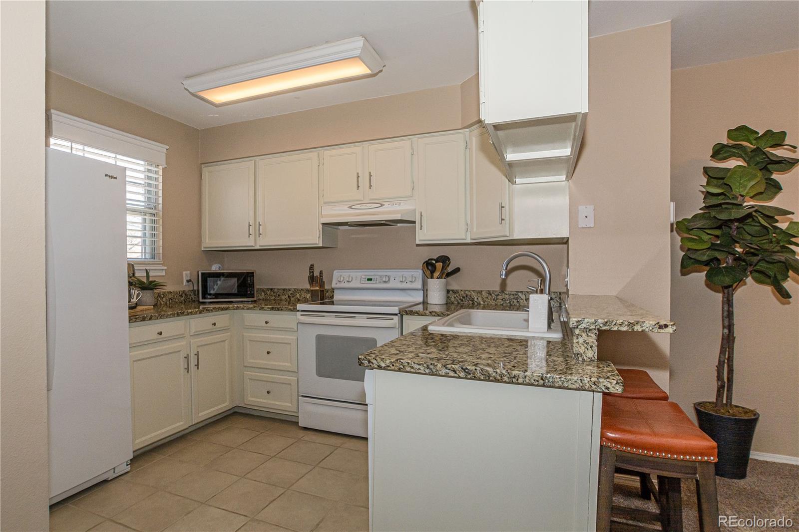 MLS Image #8 for 1811 s quebec way,denver, Colorado
