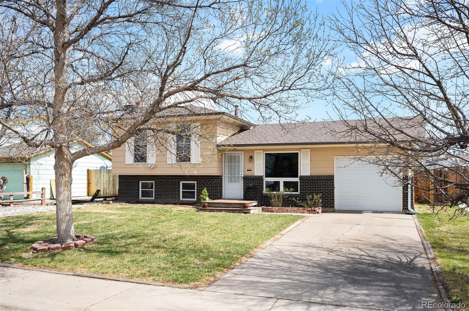 MLS Image #2 for 1052  lewiston street,aurora, Colorado