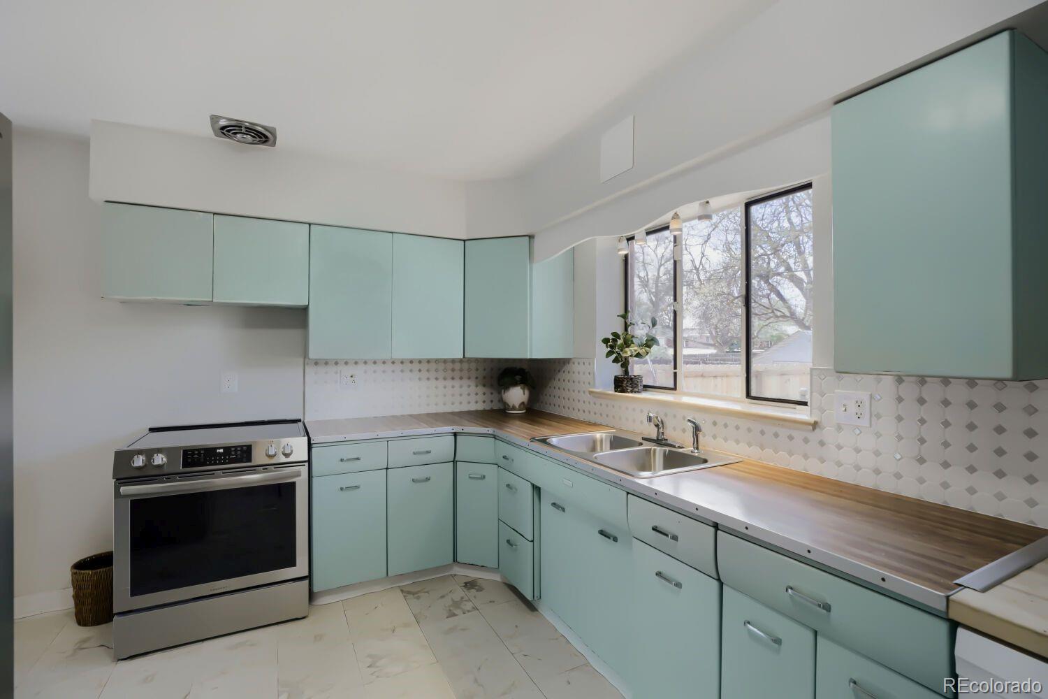 MLS Image #4 for 1227 s harlan street,lakewood, Colorado