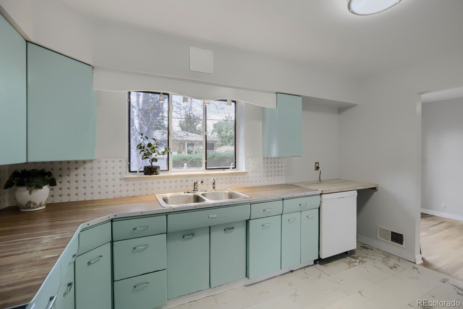 MLS Image #5 for 1227 s harlan street,lakewood, Colorado