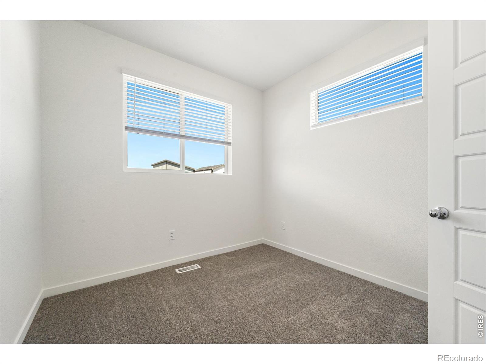 MLS Image #15 for 3901  kenai street,evans, Colorado