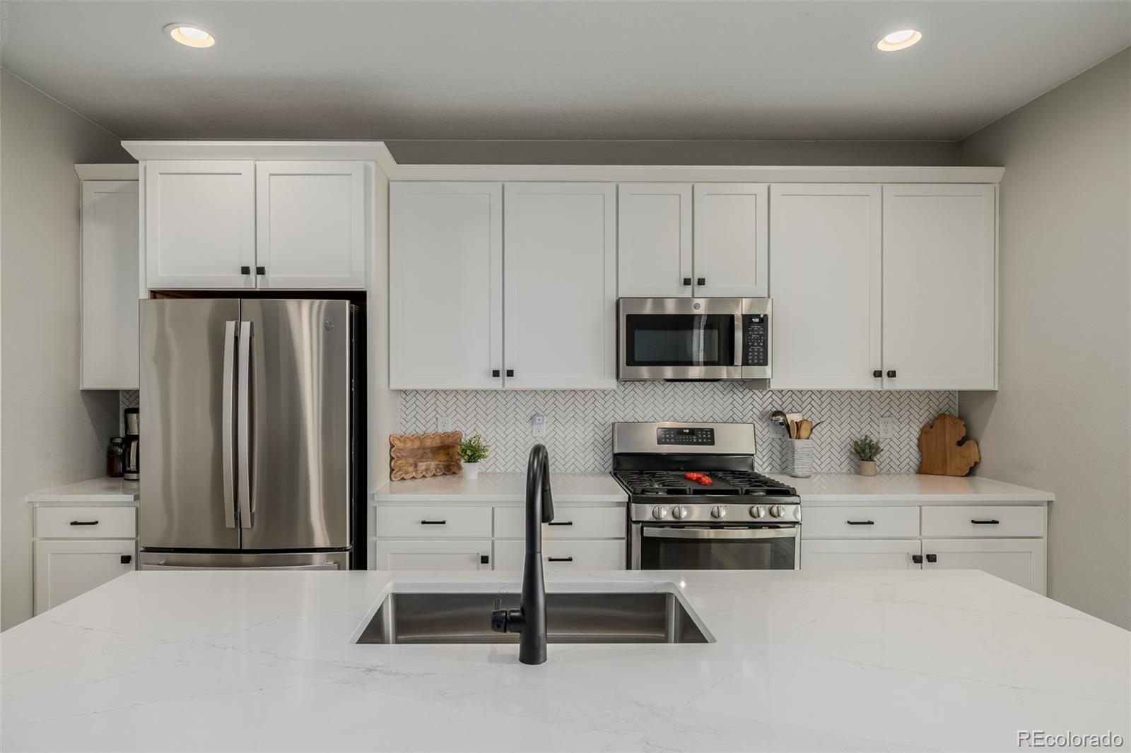 MLS Image #13 for 521  bear peak court,erie, Colorado