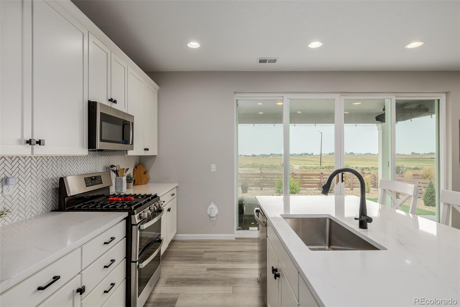 MLS Image #14 for 521  bear peak court,erie, Colorado
