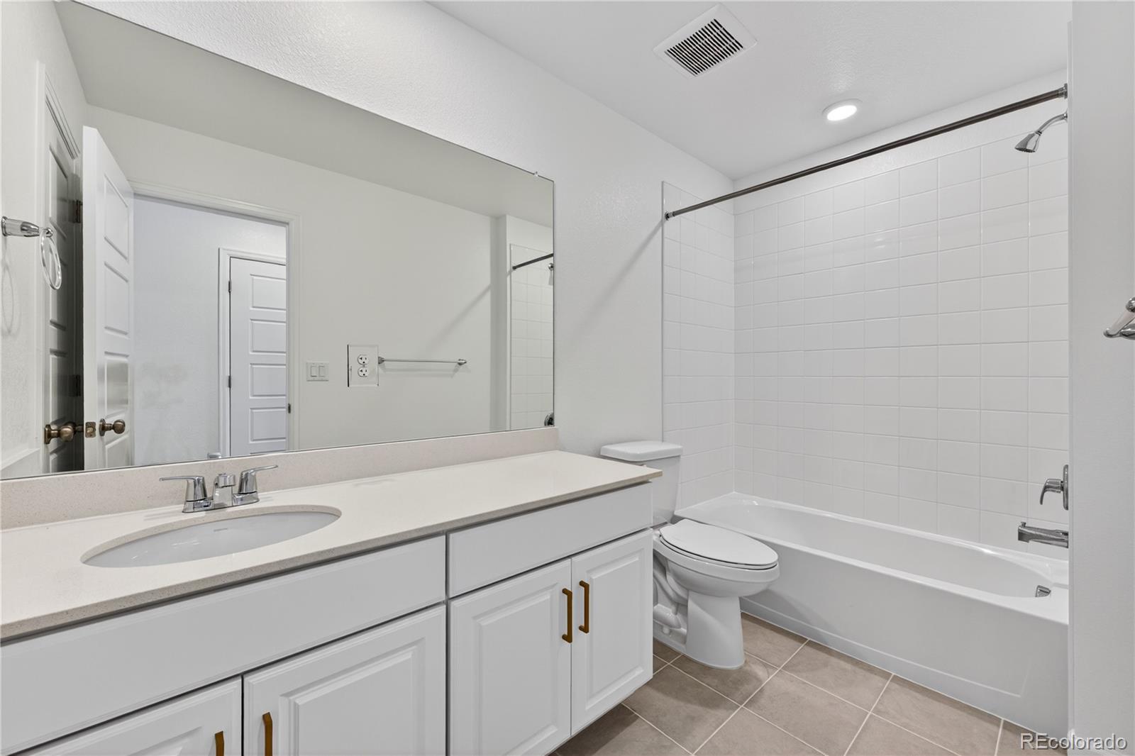 MLS Image #12 for 6721 e 148th drive 4,thornton, Colorado
