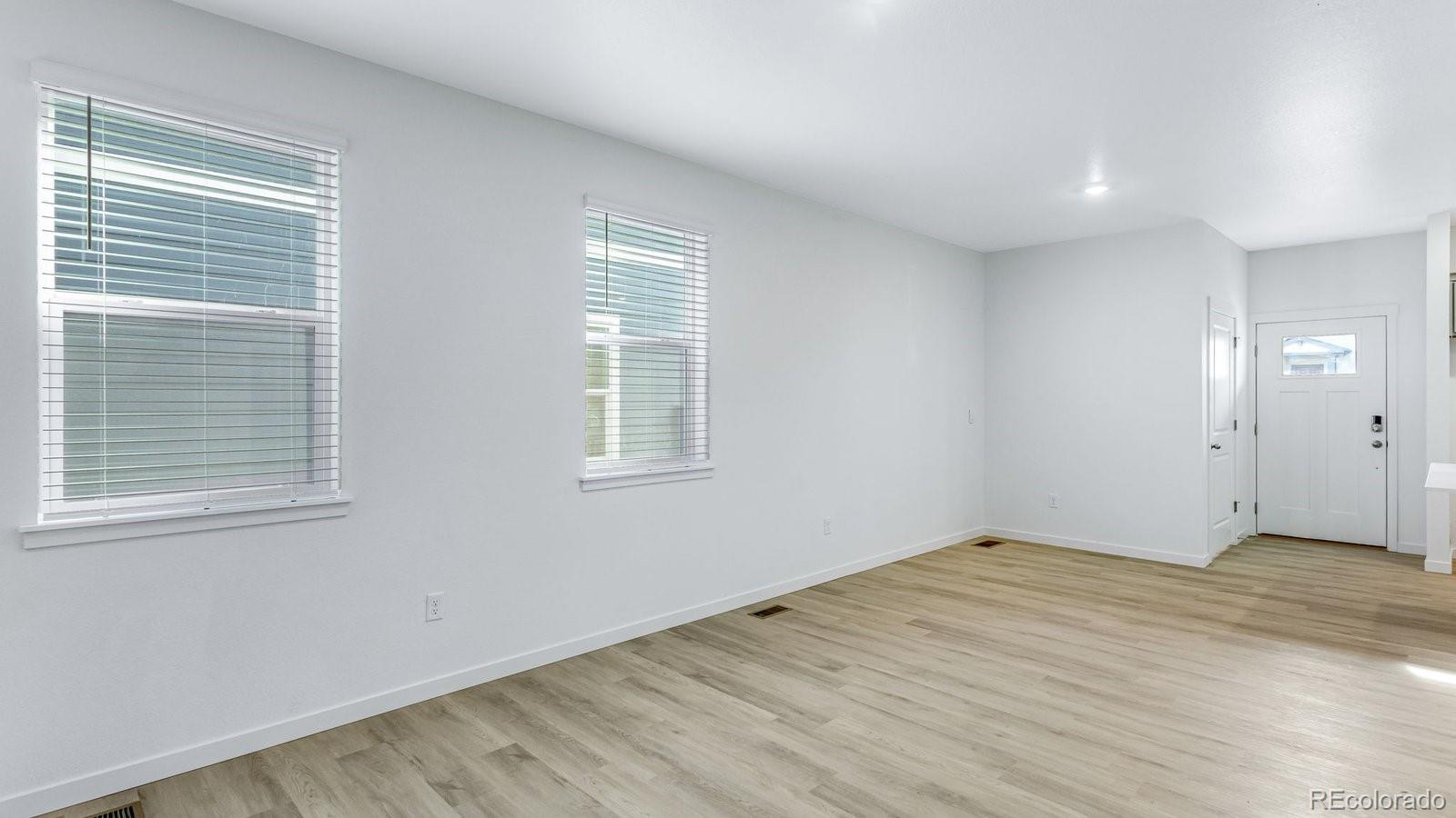 MLS Image #12 for 1358 s chester street b,denver, Colorado