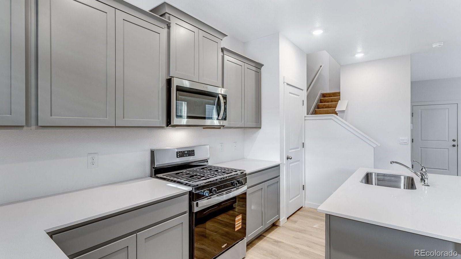 MLS Image #21 for 1358 s chester street b,denver, Colorado