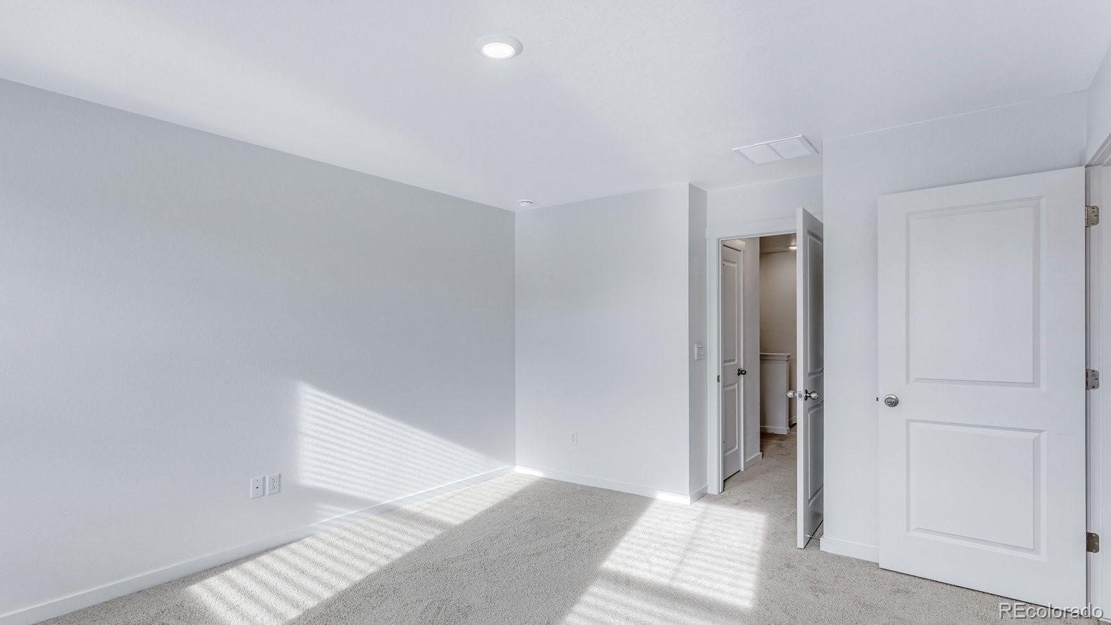 MLS Image #39 for 1358 s chester street b,denver, Colorado