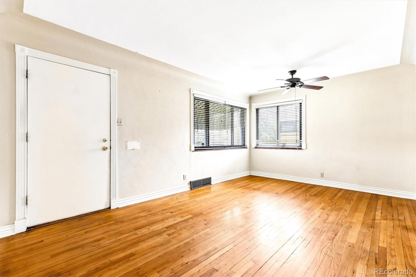 MLS Image #3 for 2233  kenton street,aurora, Colorado