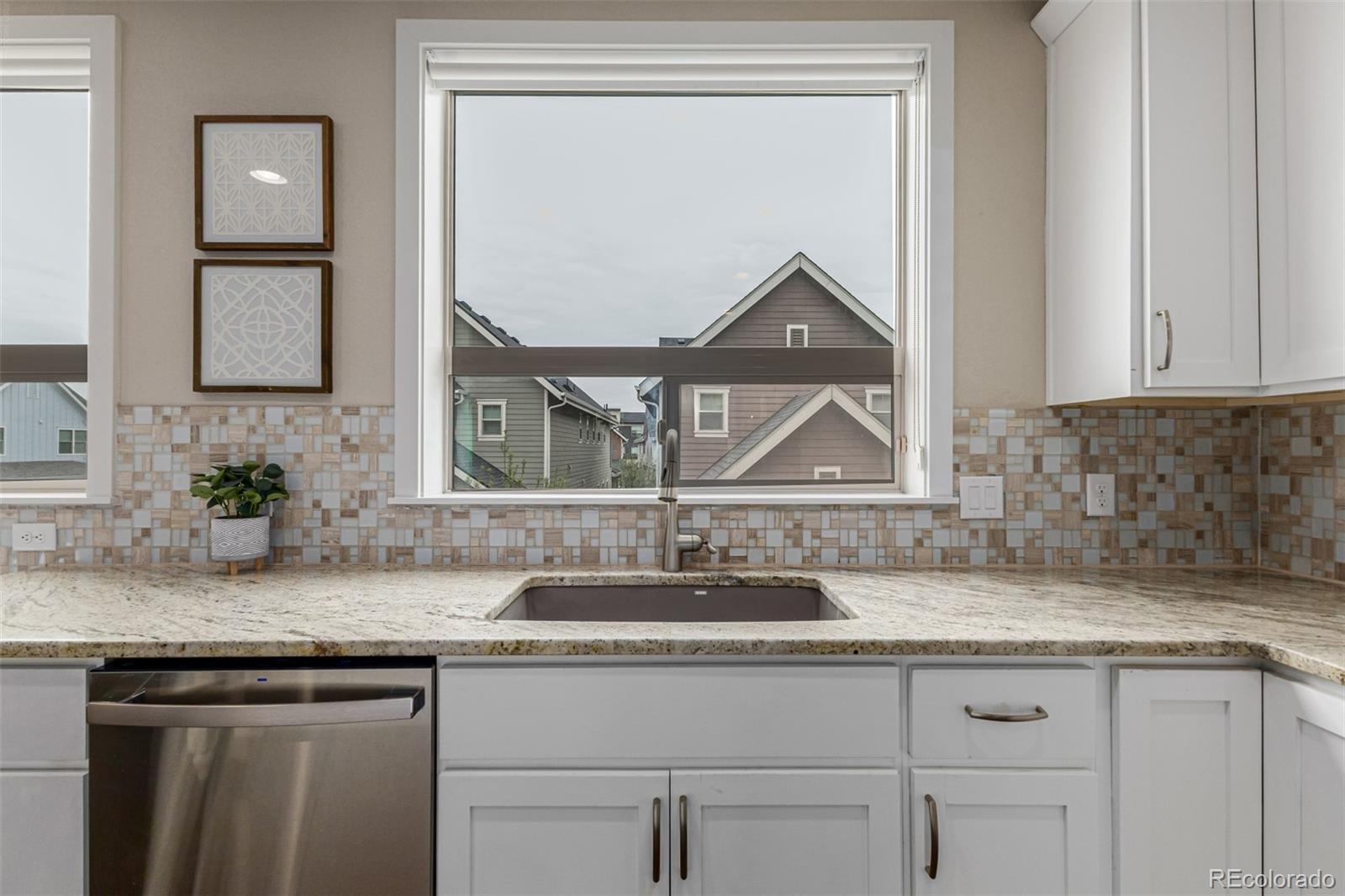 MLS Image #6 for 9015 e 49th place ,denver, Colorado
