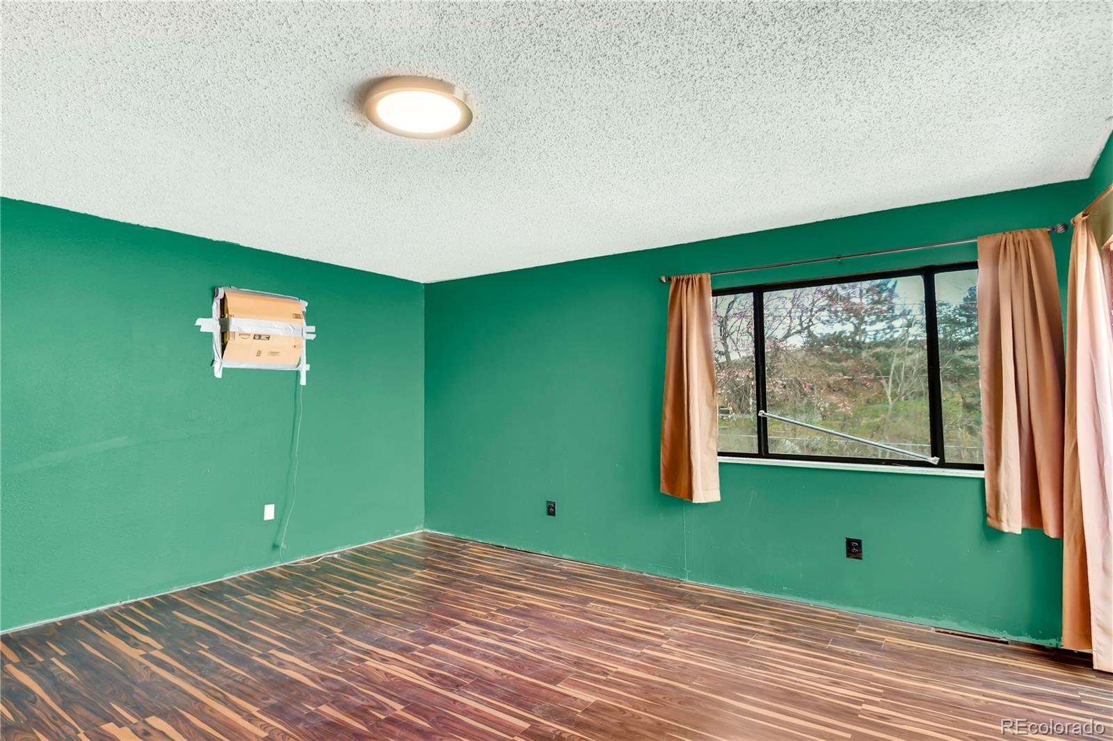MLS Image #12 for 127 e 81 st avenue,denver, Colorado