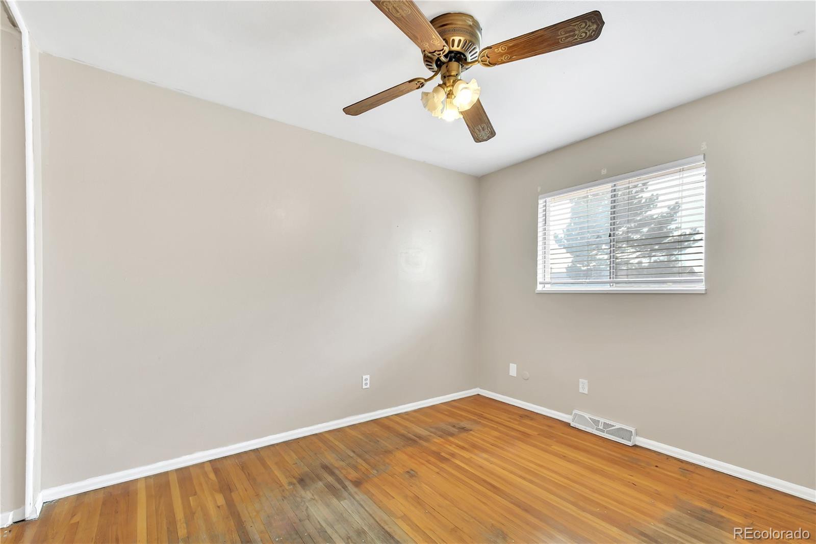 MLS Image #16 for 127 e 81 st avenue,denver, Colorado