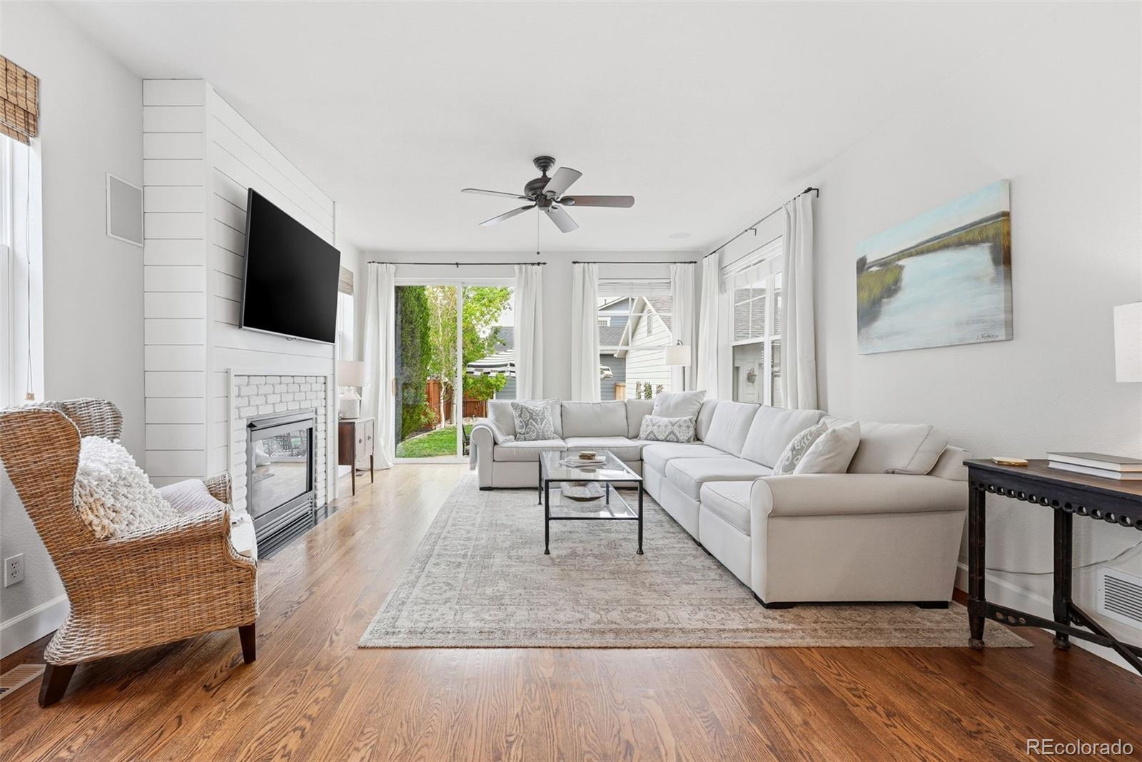 MLS Image #11 for 2356  akron street,denver, Colorado