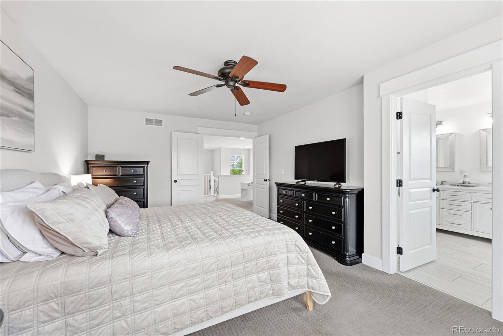 MLS Image #26 for 2356  akron street,denver, Colorado