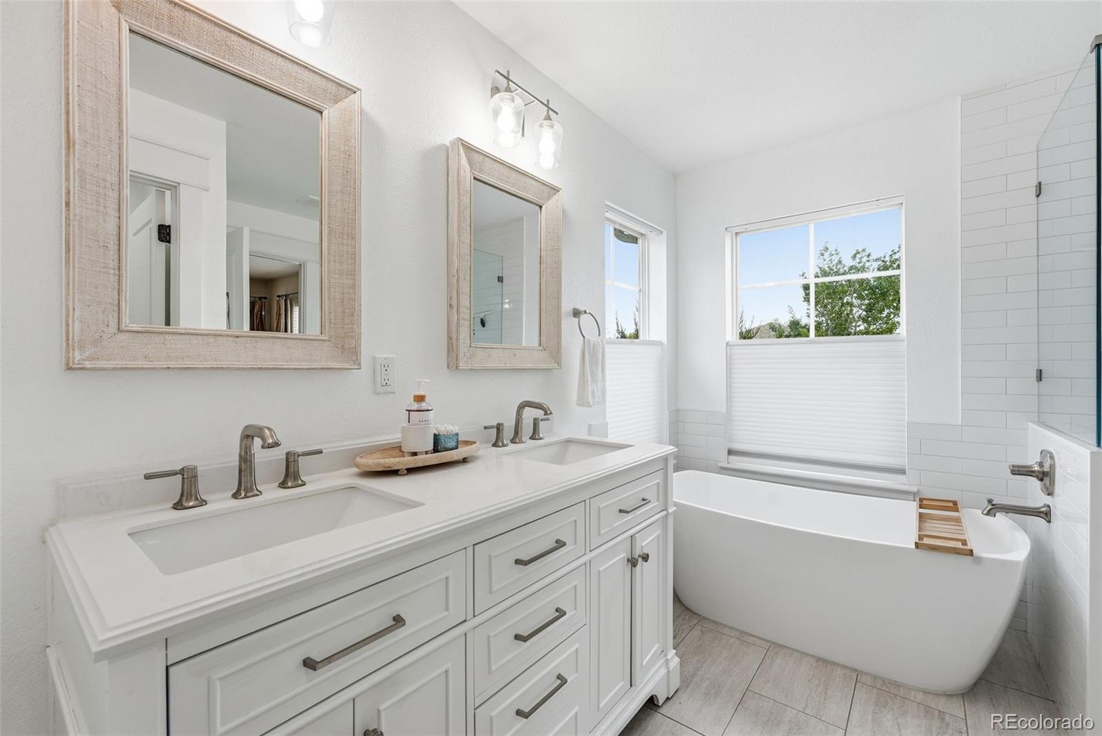 MLS Image #28 for 2356  akron street,denver, Colorado