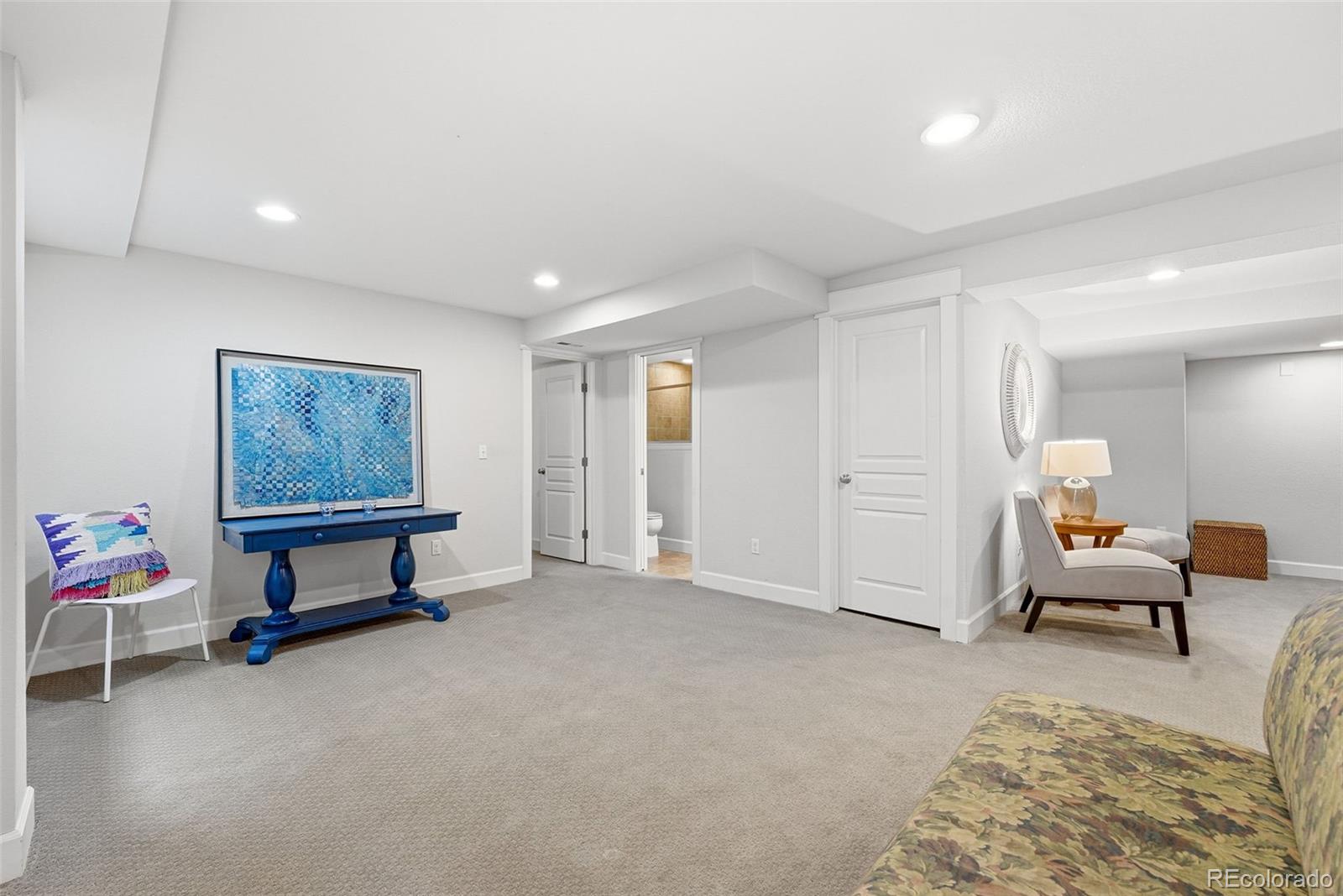 MLS Image #38 for 2356  akron street,denver, Colorado