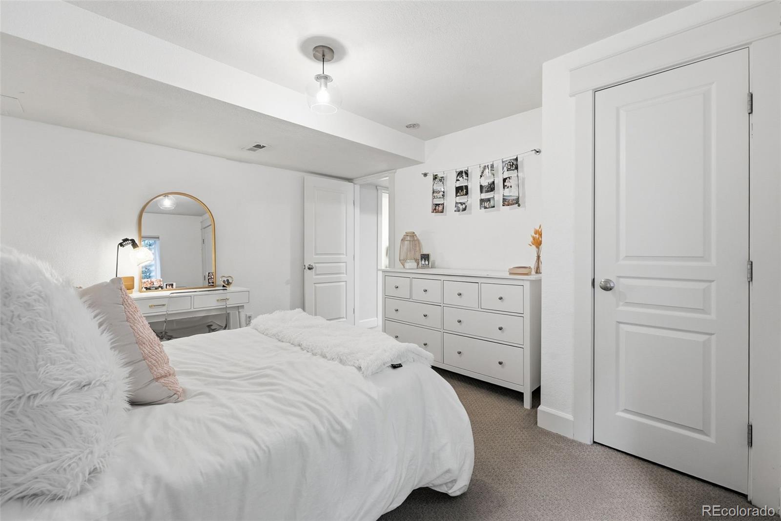 MLS Image #40 for 2356  akron street,denver, Colorado