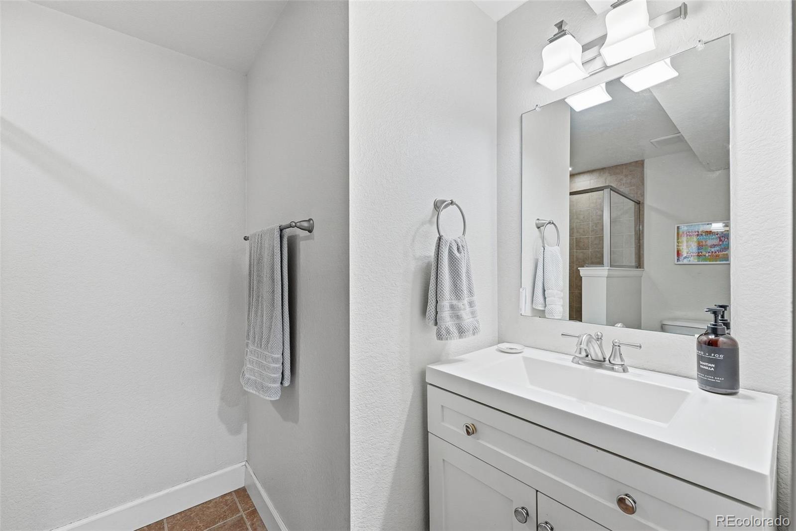 MLS Image #41 for 2356  akron street,denver, Colorado