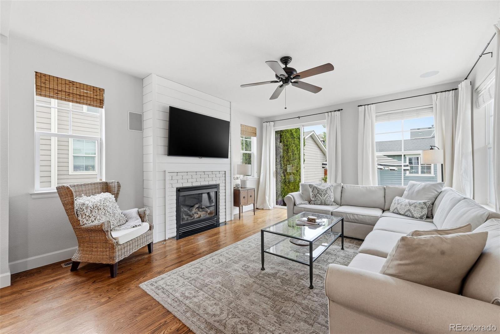 MLS Image #9 for 2356  akron street,denver, Colorado