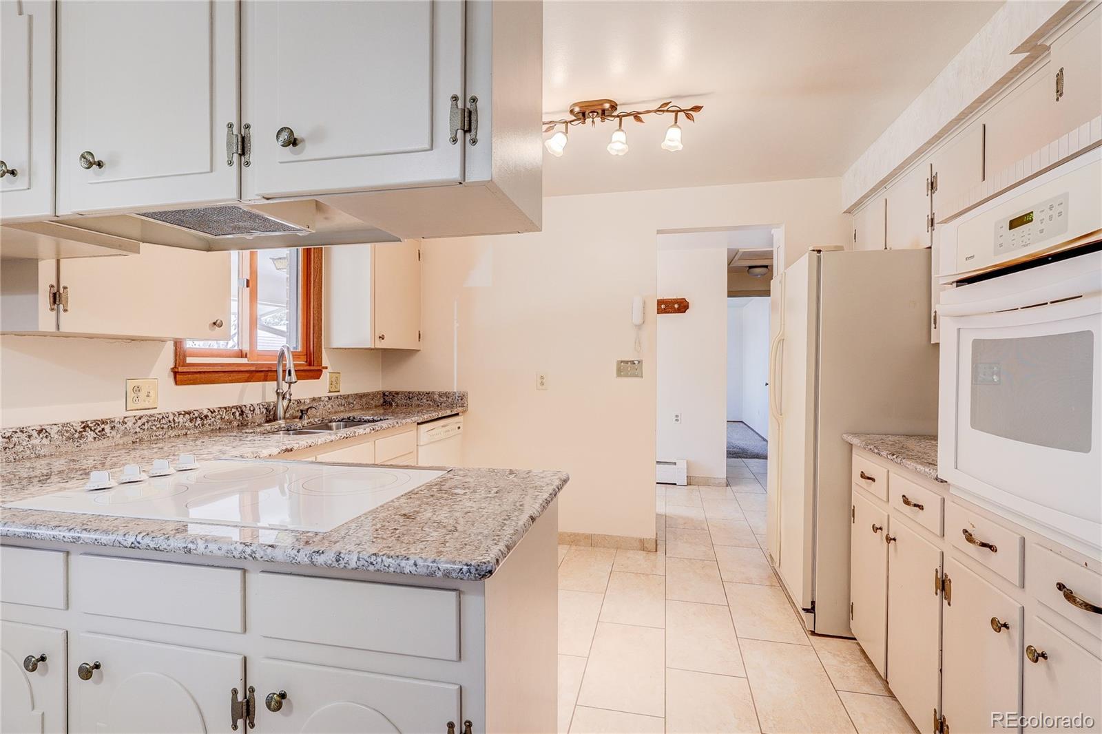 MLS Image #12 for 3701 s peach way,denver, Colorado