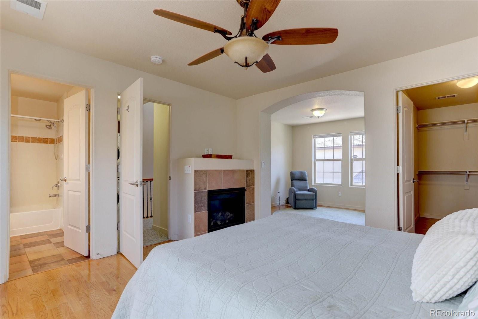 MLS Image #14 for 10138 e 29th drive ,denver, Colorado