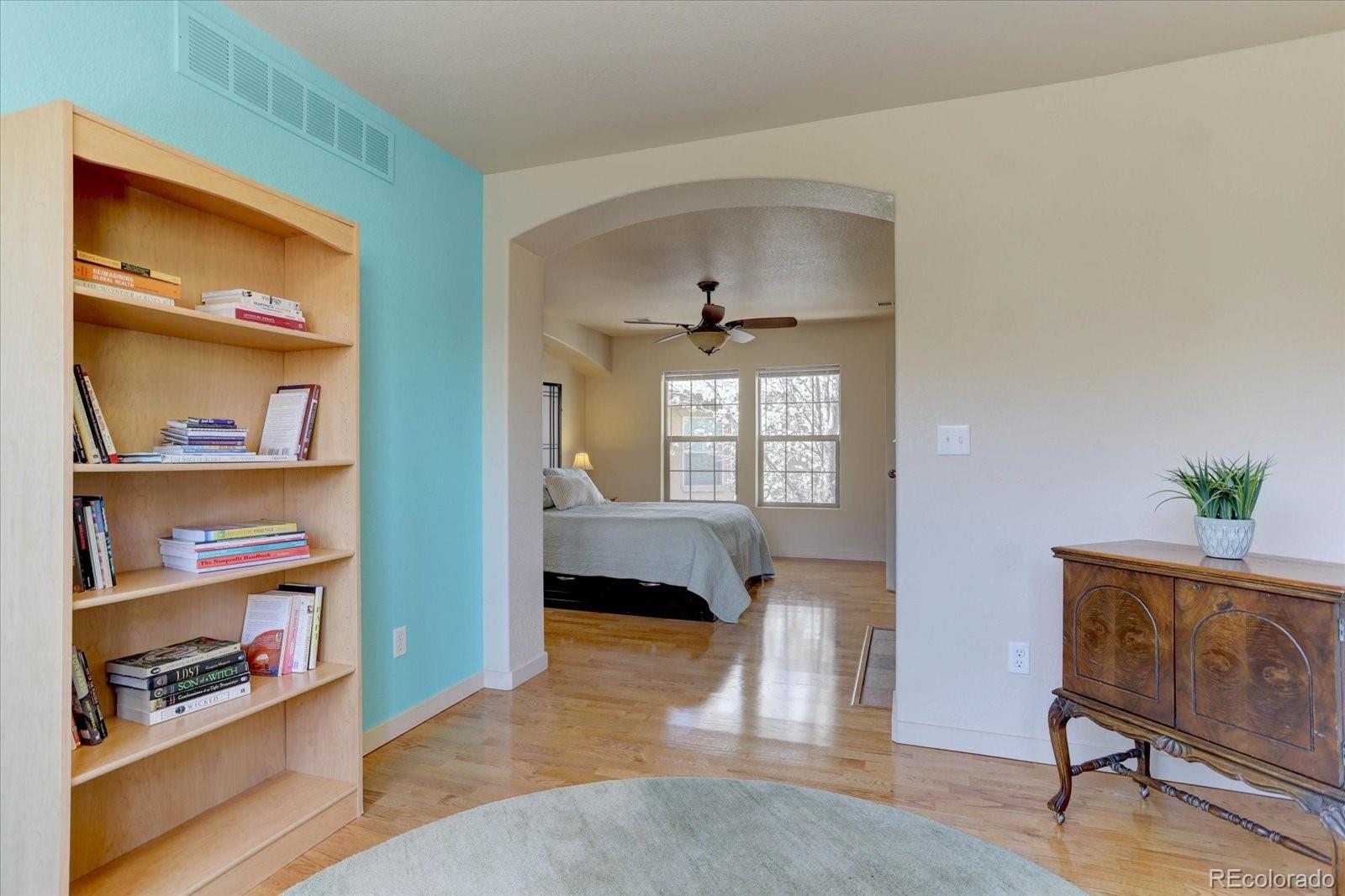 MLS Image #17 for 10138 e 29th drive ,denver, Colorado