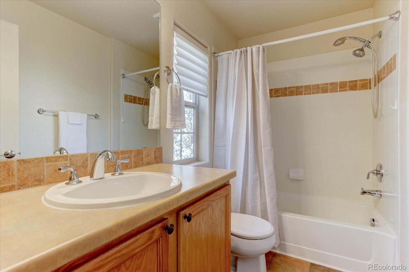 MLS Image #18 for 10138 e 29th drive ,denver, Colorado